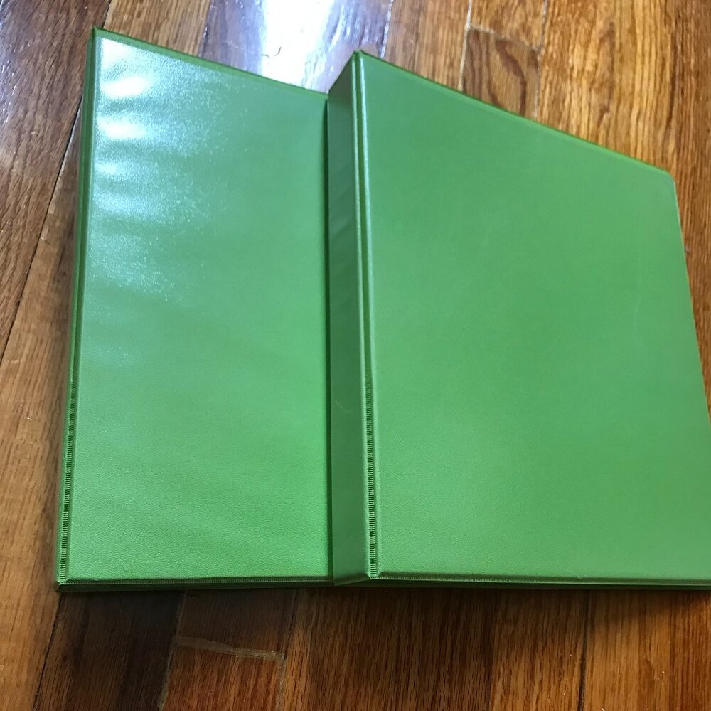 Back to School! Staples  1.5" Green 3-Ring  Binder